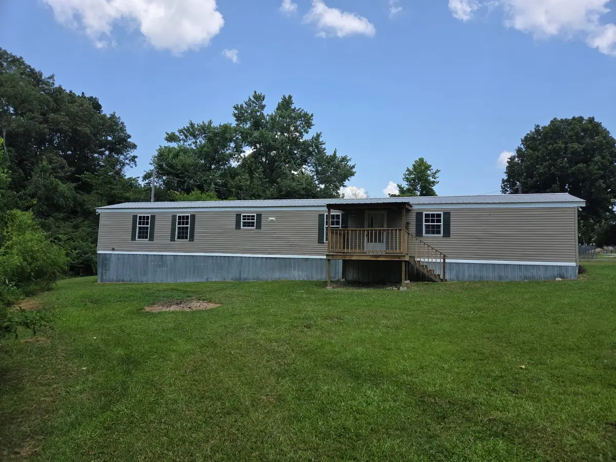121 Sealtest Dr, Hohenwald, TN 38462 - #1