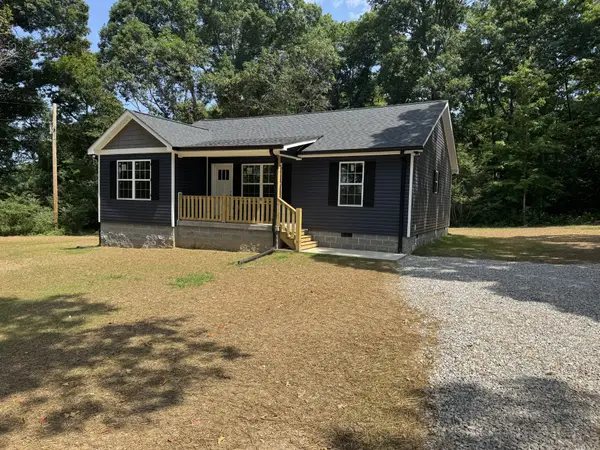 1047 Oak Grove Rd, Dickson, TN 37055