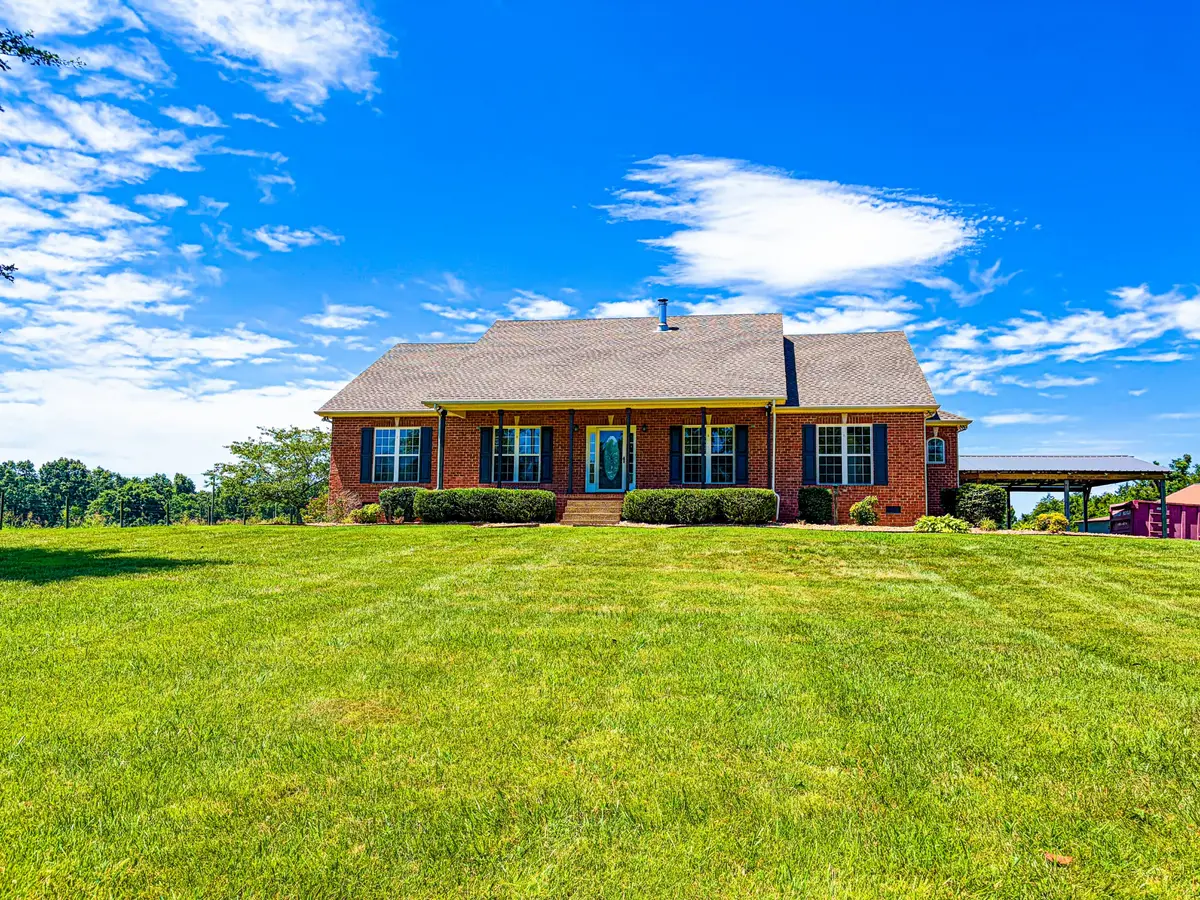 285 Calvert Ridge Rd, Westmoreland, TN 37186 - #1