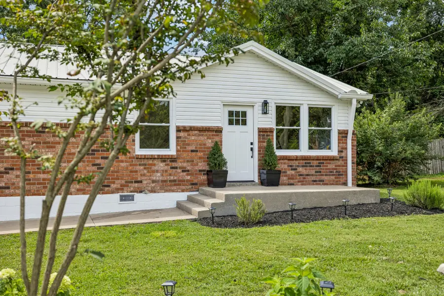 205 Glenrose Ct, Nashville, TN 37210 - #3