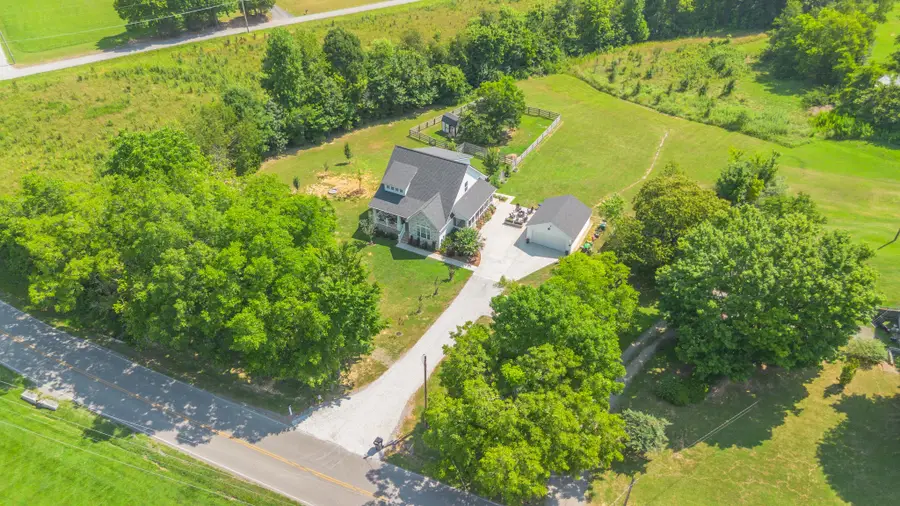392 New Deal Potts Rd, Cottontown, TN 37048 - #2