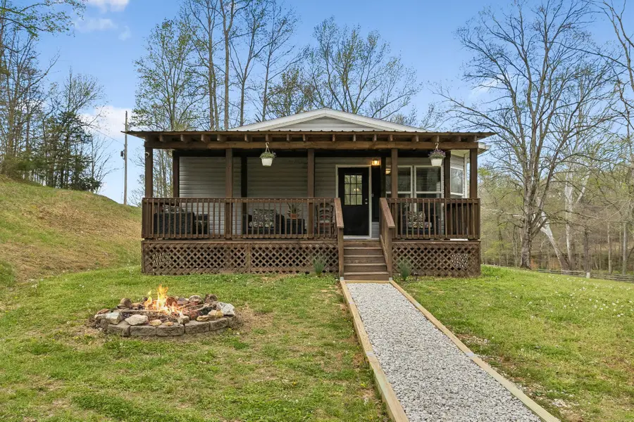805 Harris Rd, Dickson, TN 37055 - #2