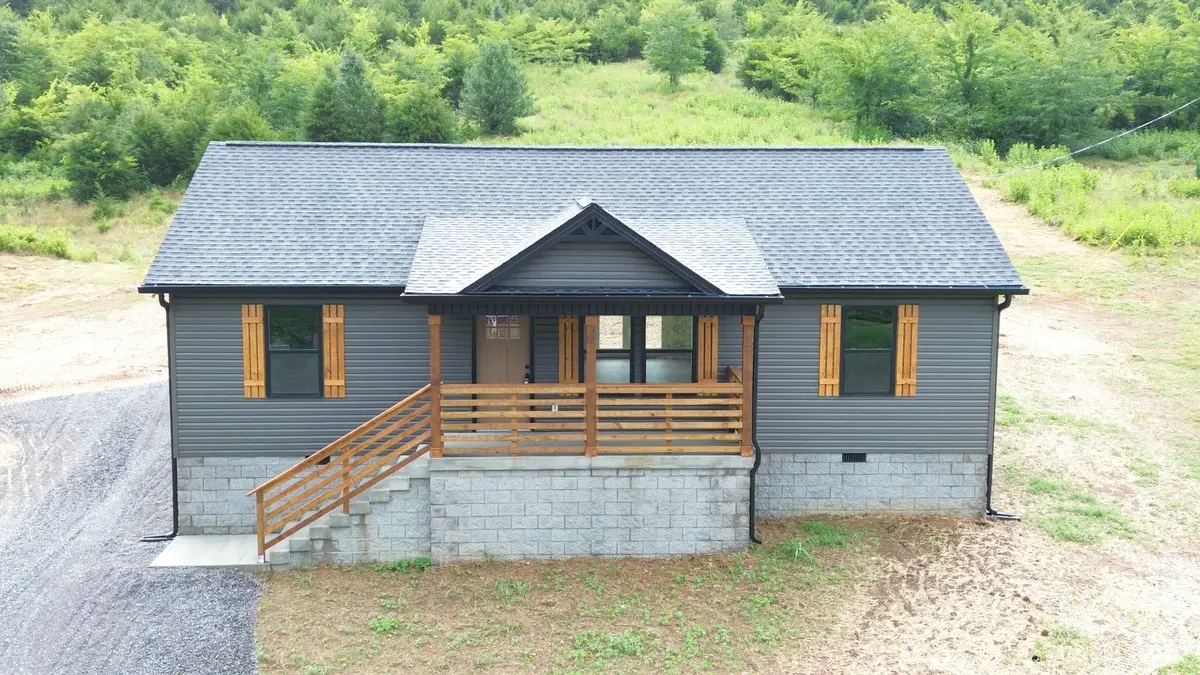 817 Smith Bend Ln, Gainesboro, TN 38562 - #1