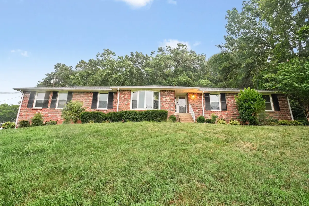 804 Rodney Dr, Nashville, TN 37205 - #1