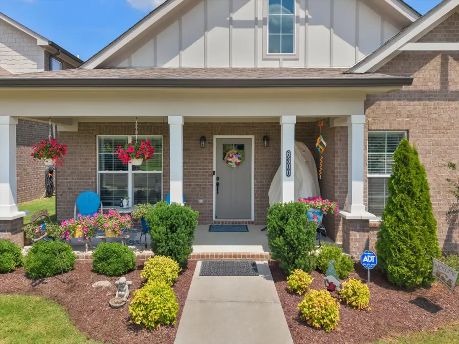 6300 York Dr, Hermitage, TN 37076 - #2