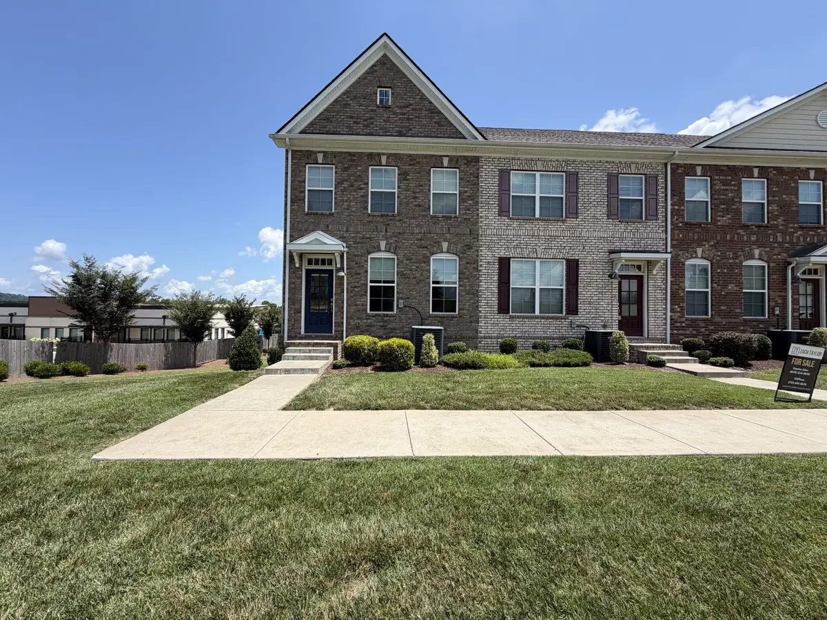 200 Kinsale Dr, Spring Hill, TN 37174 - #1