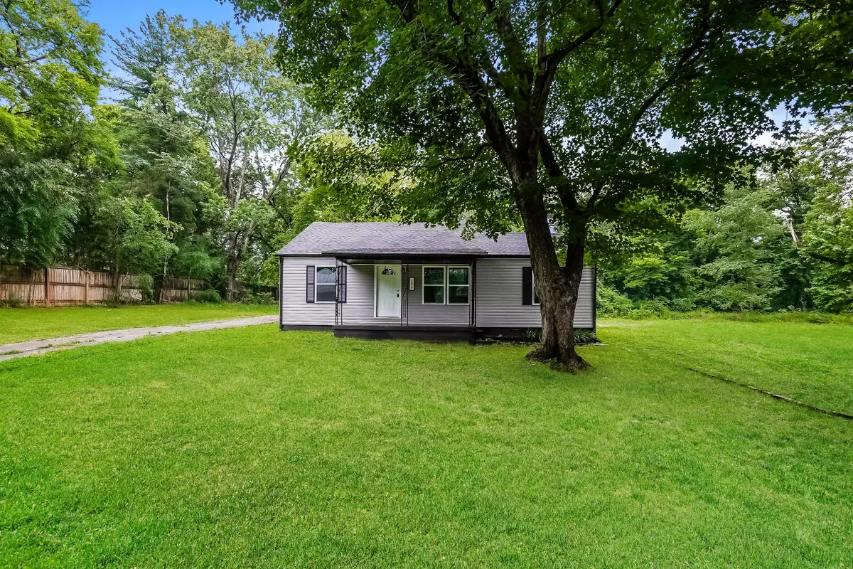 120 White St, Hopkinsville, KY 42240 - #1