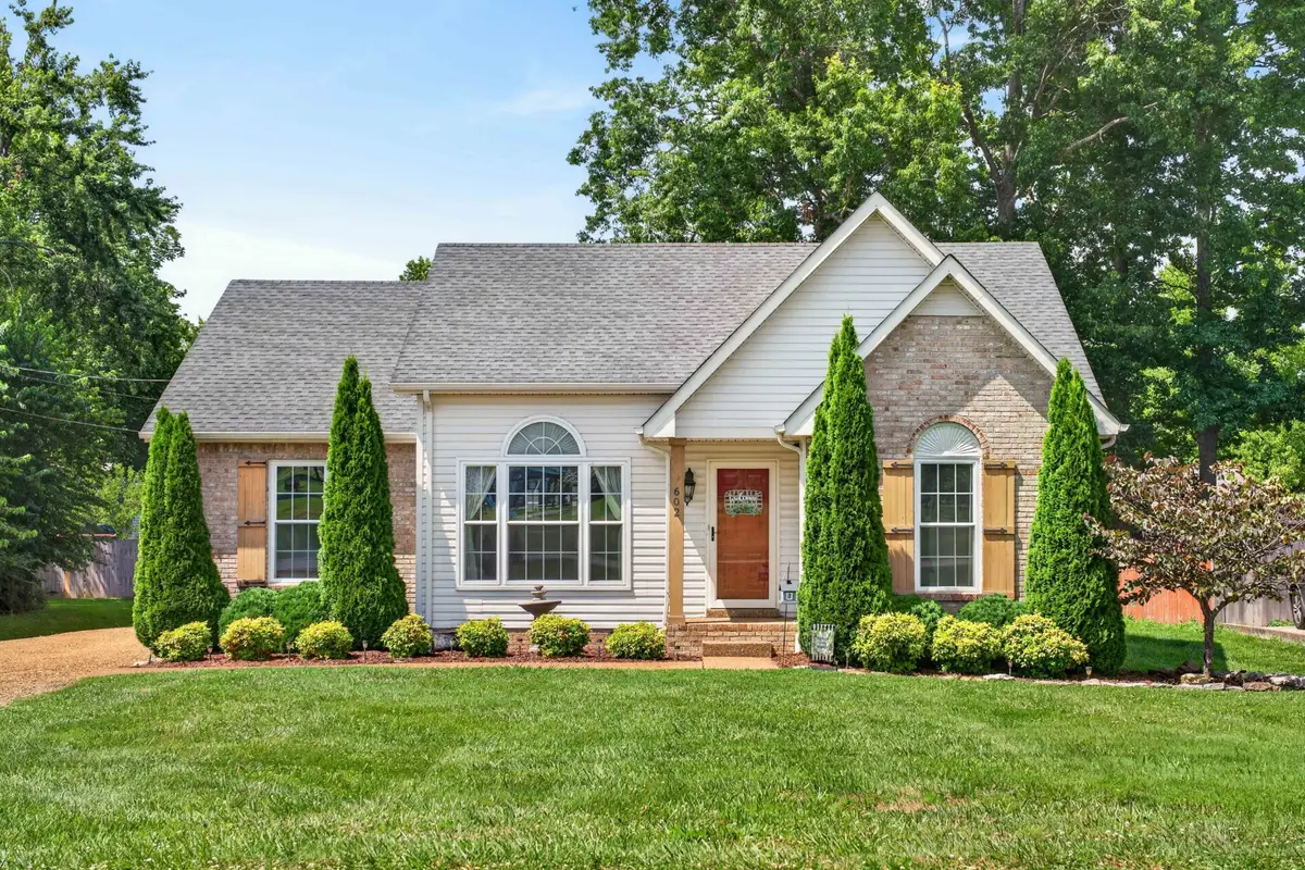 602 Highland Dr, White House, TN 37188 - #1