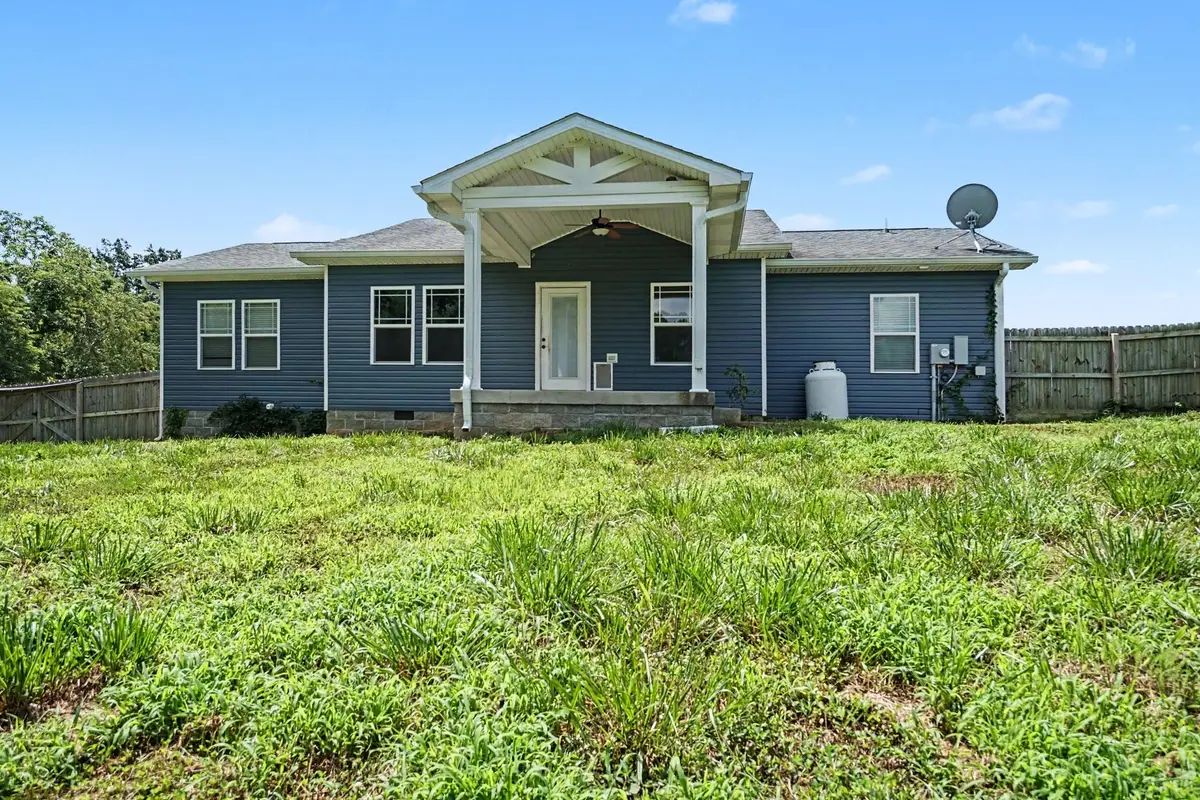 3000 Noble Ct, Waco, KY 40385 - #1