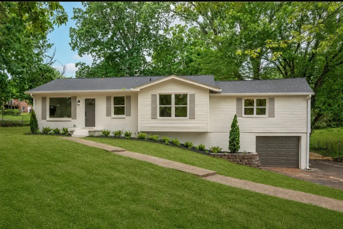 312 Bluebird Ln, Dickson, TN 37055 - #1