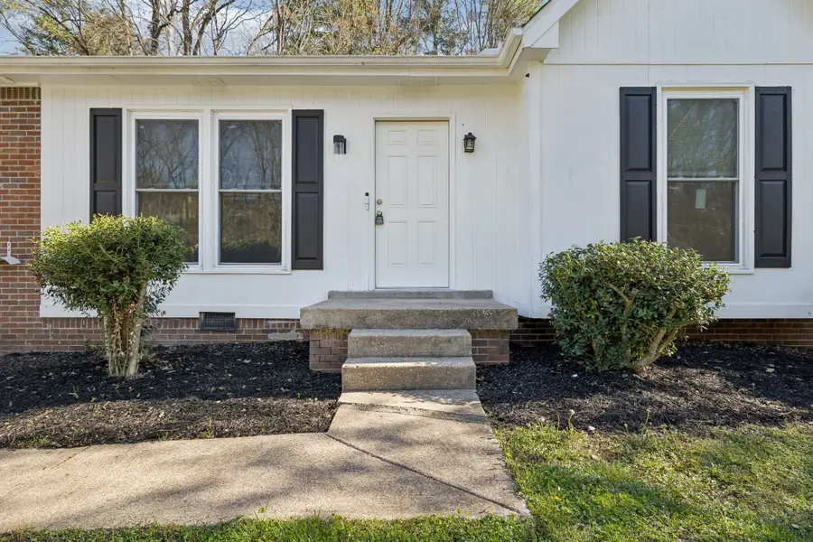 679 Frankfort Dr, Hermitage, TN 37076 - #2