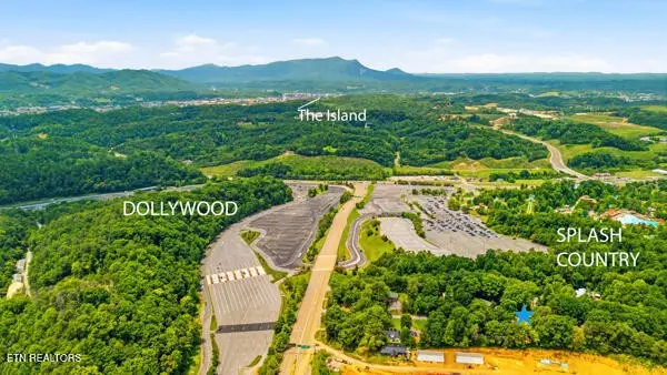 2106 Hickory Manor Rd, Sevierville, TN 37862 - #2