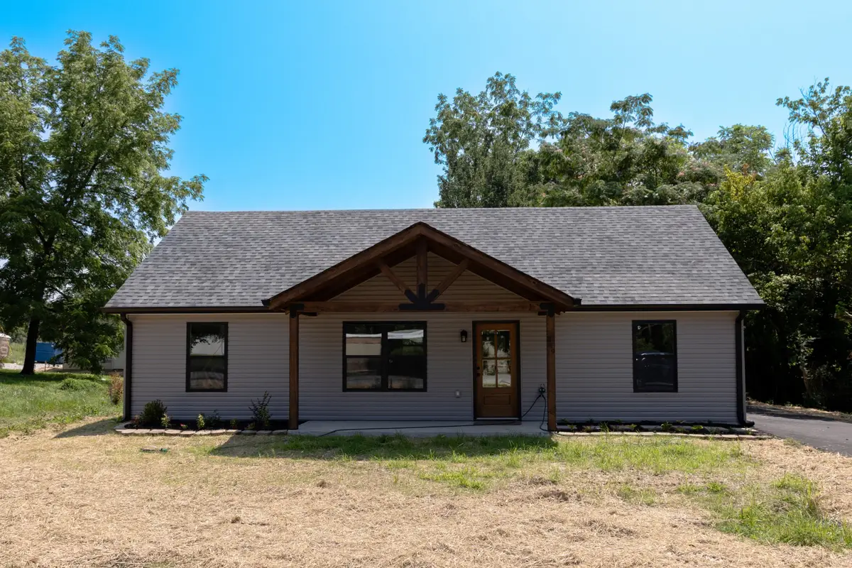 249 N Walnut St, Hohenwald, TN 38462 - #1