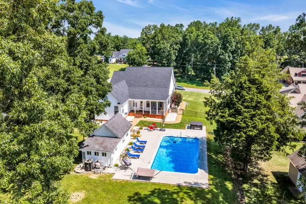 109 Hillside Dr, Dickson, TN 37055