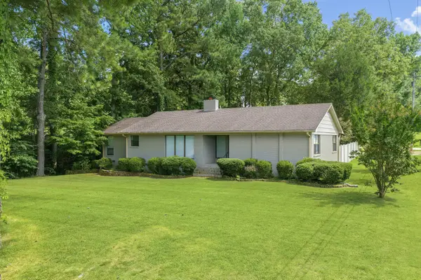 418 Deerwood Ln, Lexington, TN 38351