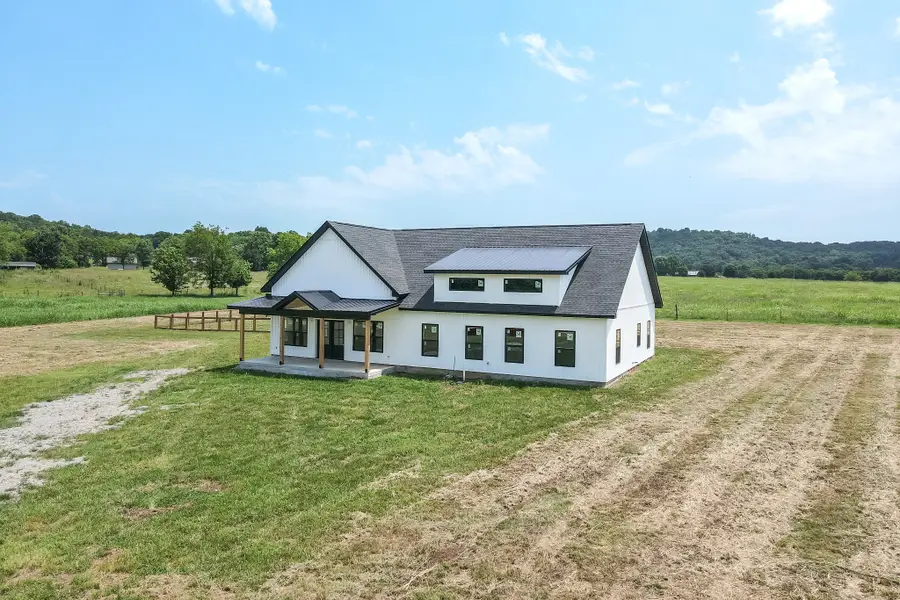 2985 Lewisburg Hwy, Petersburg, TN 37144 - #3