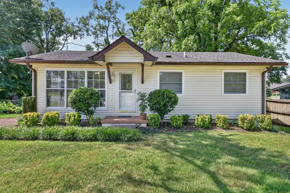402 Joann St, Gallatin, TN 37066 - #1