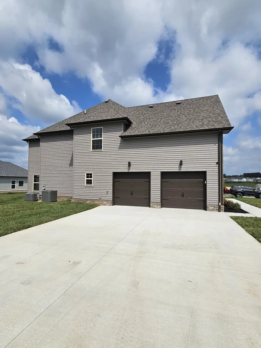 734 Shoemaker Ln, Clarksville, TN 37043 - #2