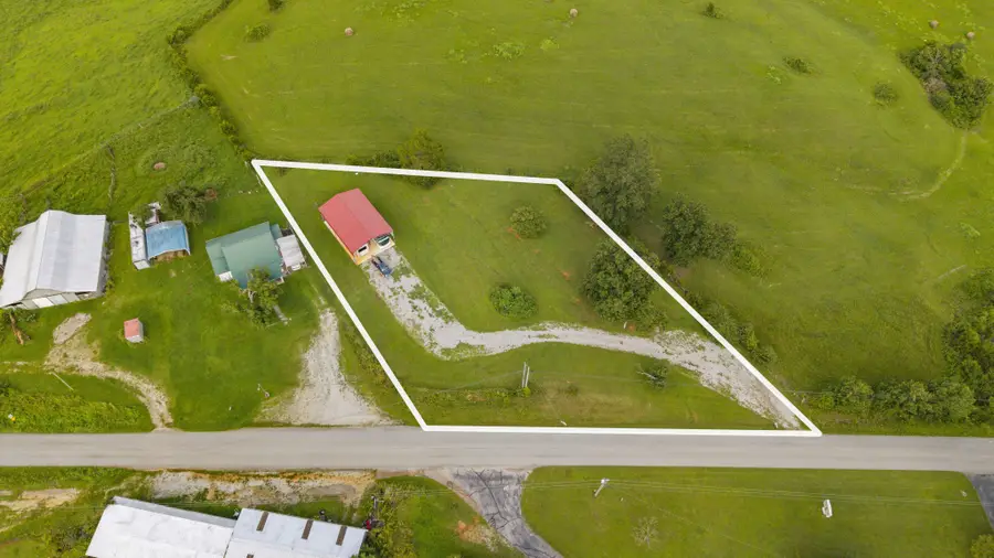 1446 S Bunker Hill Rd, Sparta, TN 38583 - #3