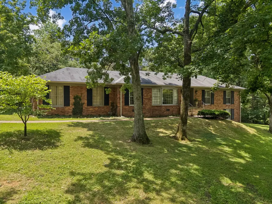 6513 Brownlee Dr, Nashville, TN 37205 - #2
