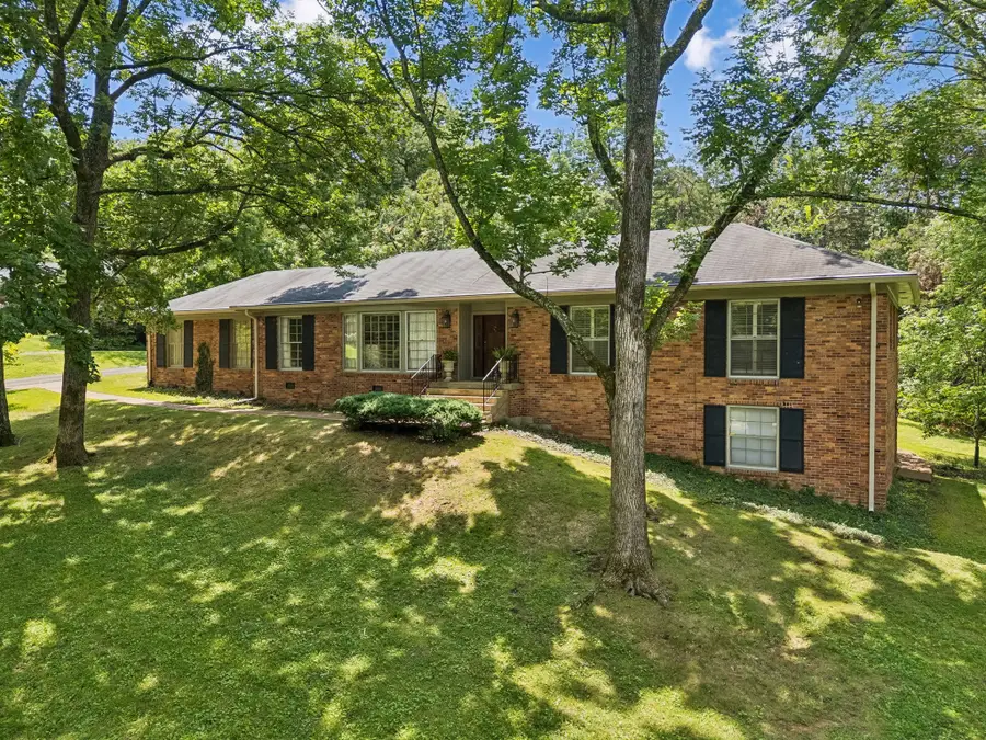 6513 Brownlee Dr, Nashville, TN 37205 - #3