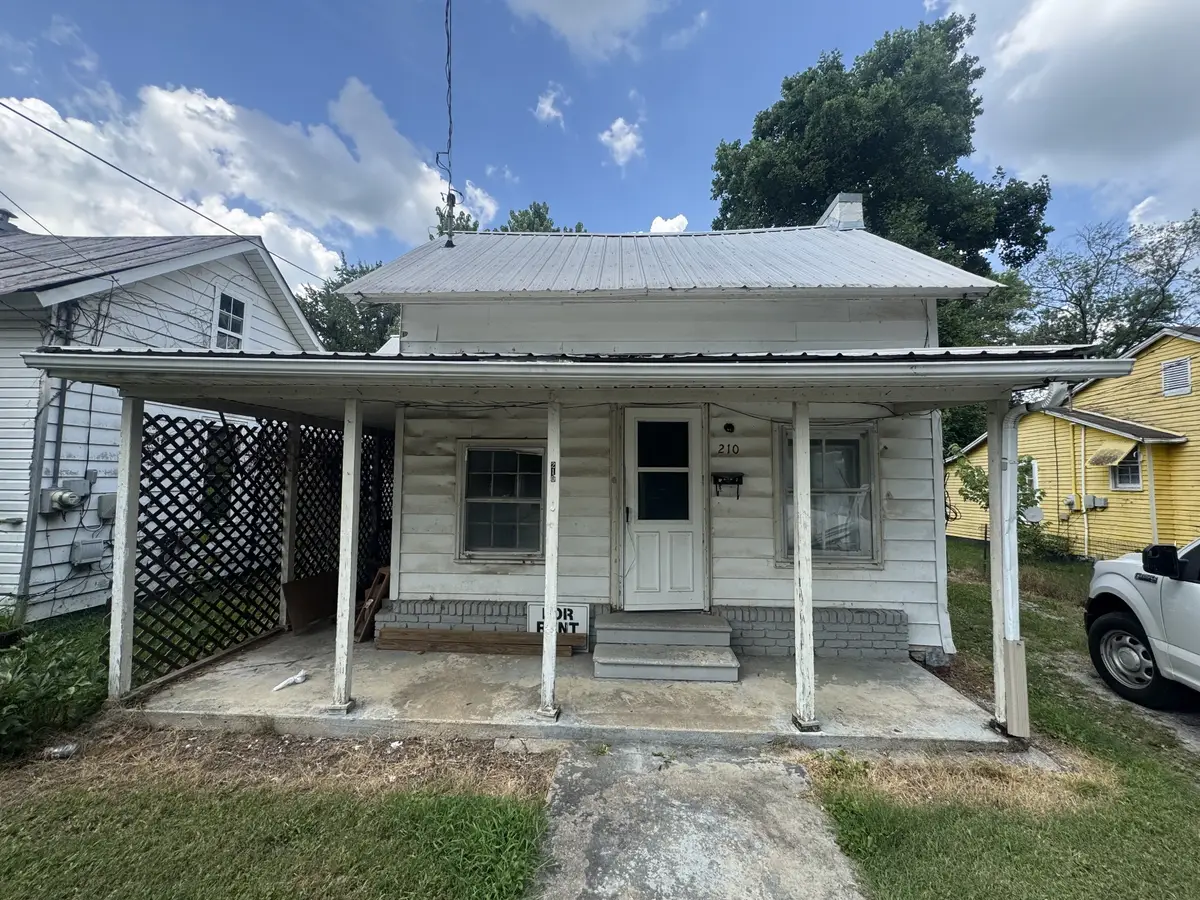 210 Turner St, Pulaski, TN 38478 - #1