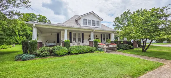 303 E Main St, Decherd, TN 37324