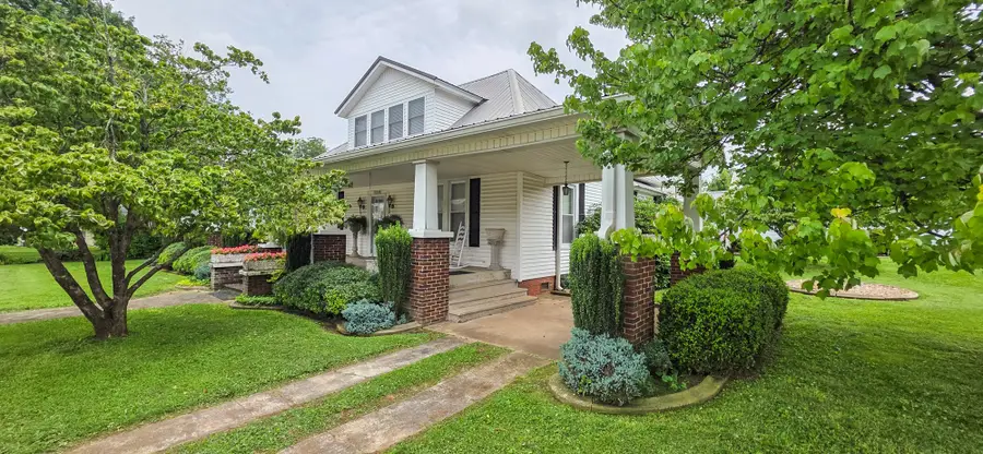 303 E Main St, Decherd, TN 37324 - #3