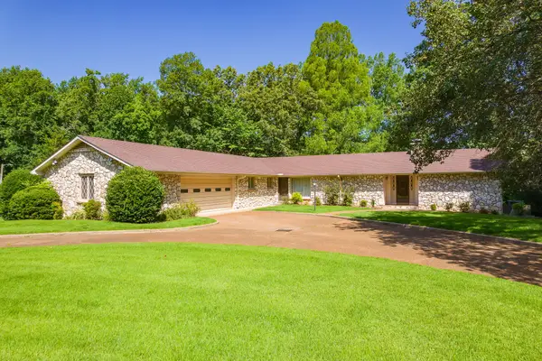 215 Eastern Shores Dr, Lexington, TN 38351