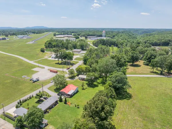 932 Coconut Ridge Rd, Smithville, TN 37166