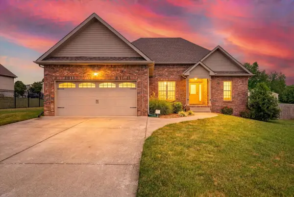104 Thomas Traylor Ln, Clarksville, TN 37043