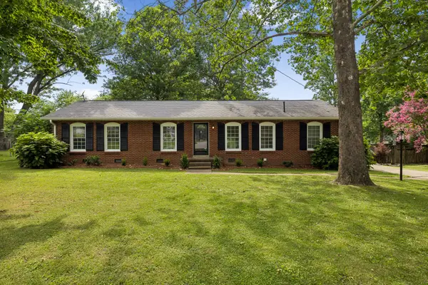 8063 Regency Dr, Nashville, TN 37221