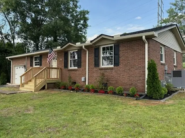 230 S Valley Rd, Hendersonville, TN 37075 - #2