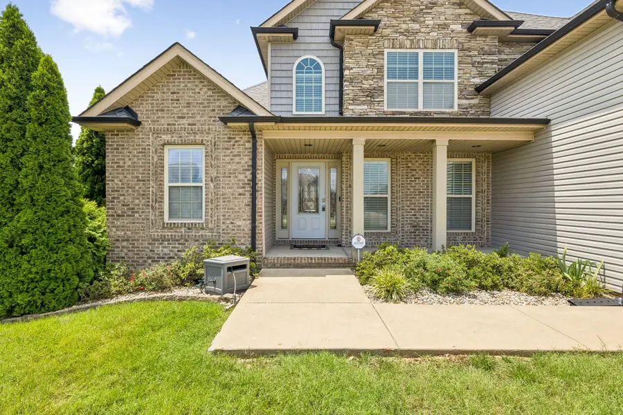 2212 Ellington Gait Dr, Clarksville, TN 37043 - #2