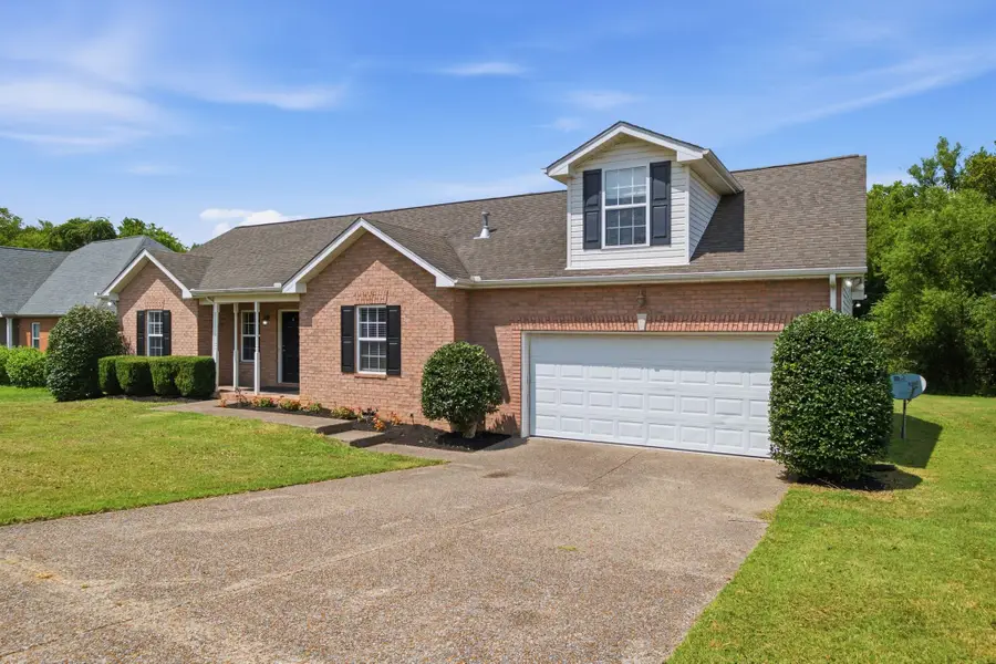 106 Cambridge Dr, Gallatin, TN 37066 - #3