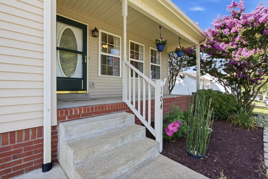 104 Creekview Dr, Columbia, TN 38401 - #2