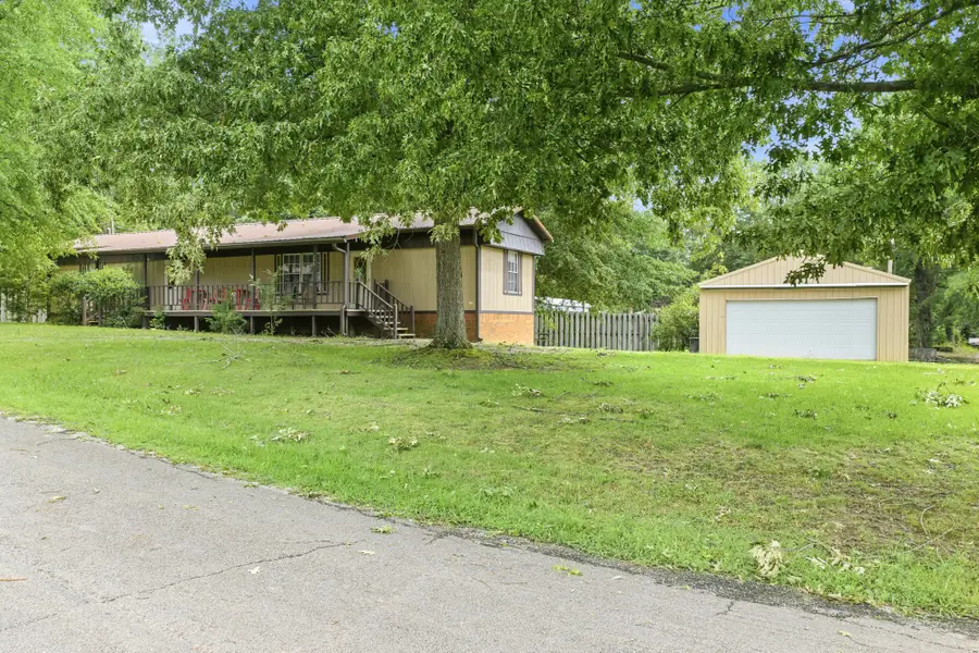 225 Pineview Dr, Springville, TN 38256 - #3