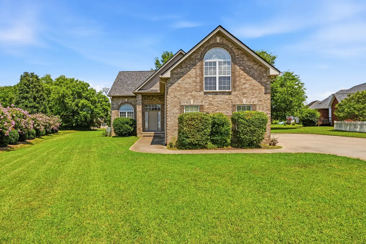 155 Brightstar Ct, Gallatin, TN 37066 - #1