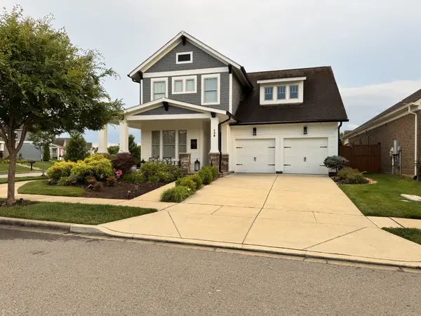 120 Championship Pl, Hendersonville, TN 37075