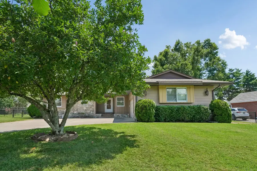 119 Stonehouse Dr, Gallatin, TN 37066 - #3