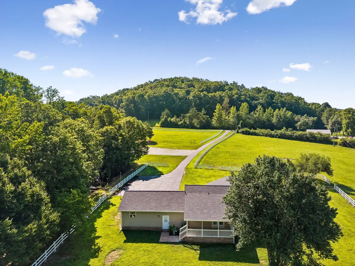 1513 Centerville Hwy, Hohenwald, TN 38462 - #1