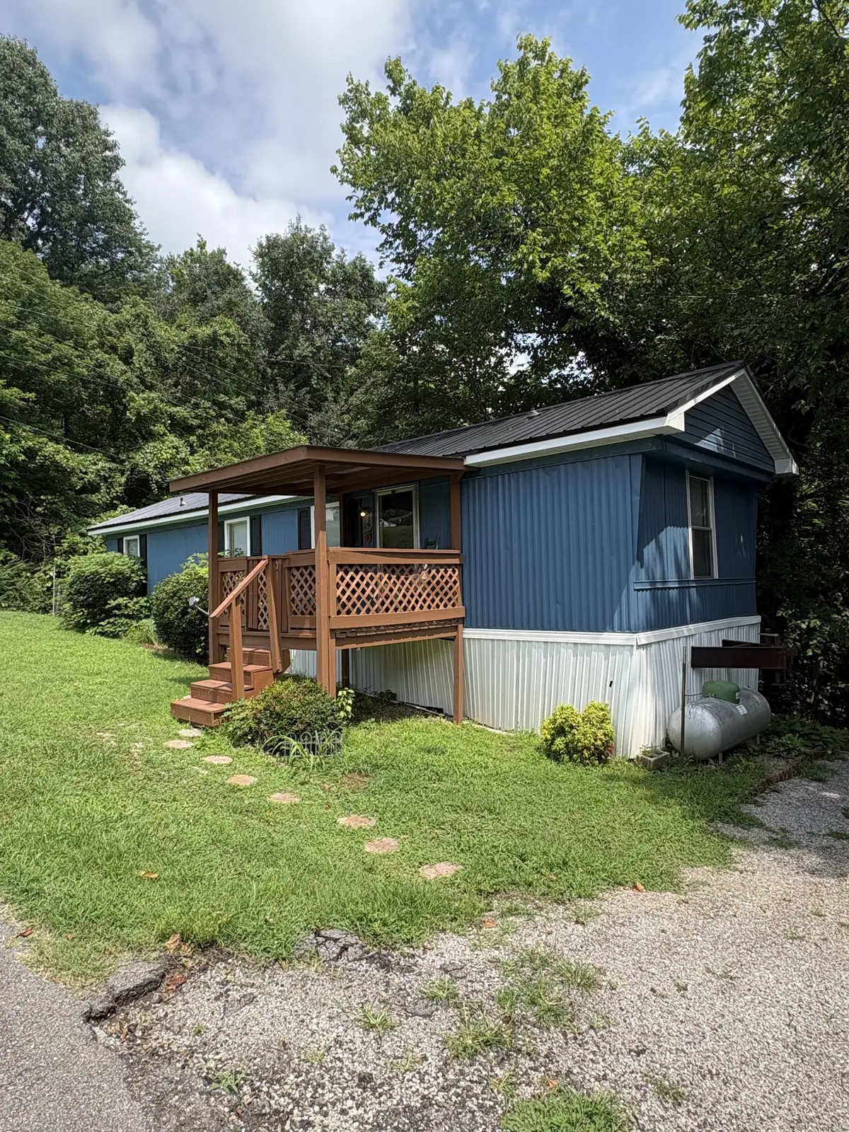 116 Landiss Ave, Cumberland City, TN 37050 - #1