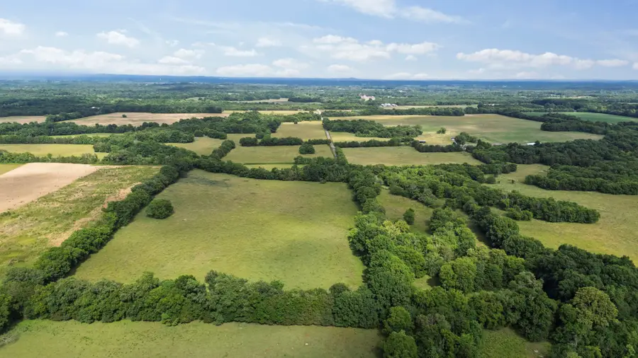 2794 Darnell Rd, Lewisburg, TN 37091 - #3