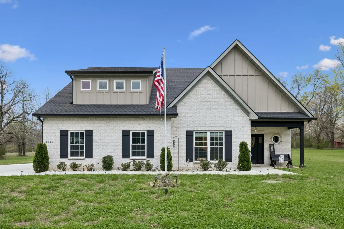 2037 W Lincoln St, Tullahoma, TN 37388 - #1