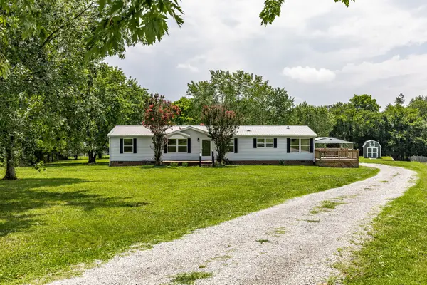 1027 Lbj Ct, Gallatin, TN 37066