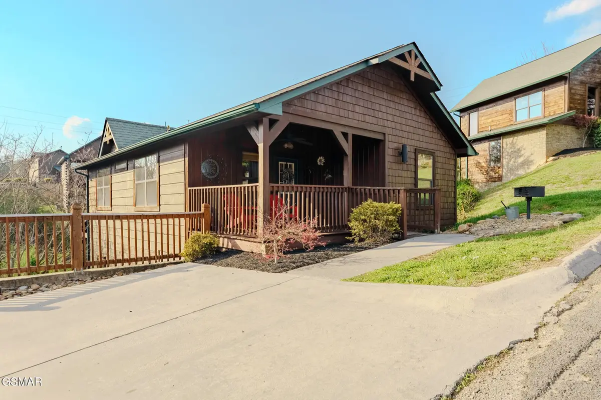 921 Mcmakin Way, Pigeon Forge, TN 37863 - #1