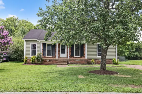 941 Harpeth Bend Dr, Nashville, TN 37221