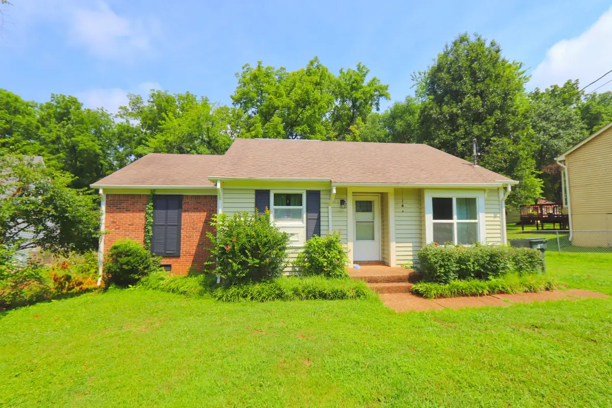 1045 Rolling Meadow Dr, Mount Juliet, TN 37122 - #1