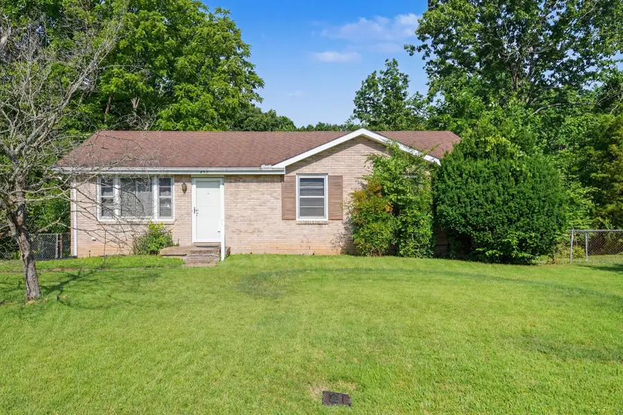 453 Gary Hills Dr, Clarksville, TN 37043 - #2