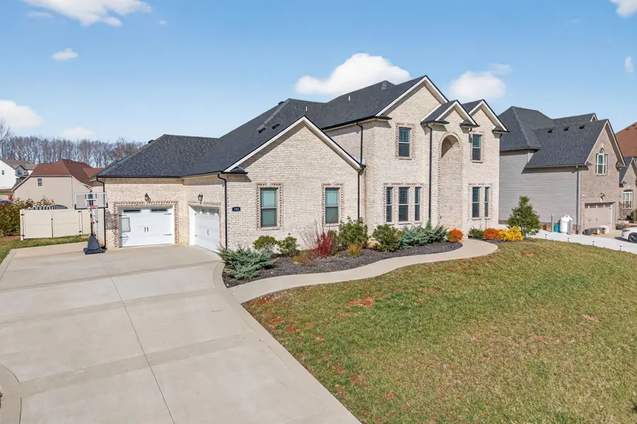 308 Young Ln, Pleasant View, TN 37146 - #2